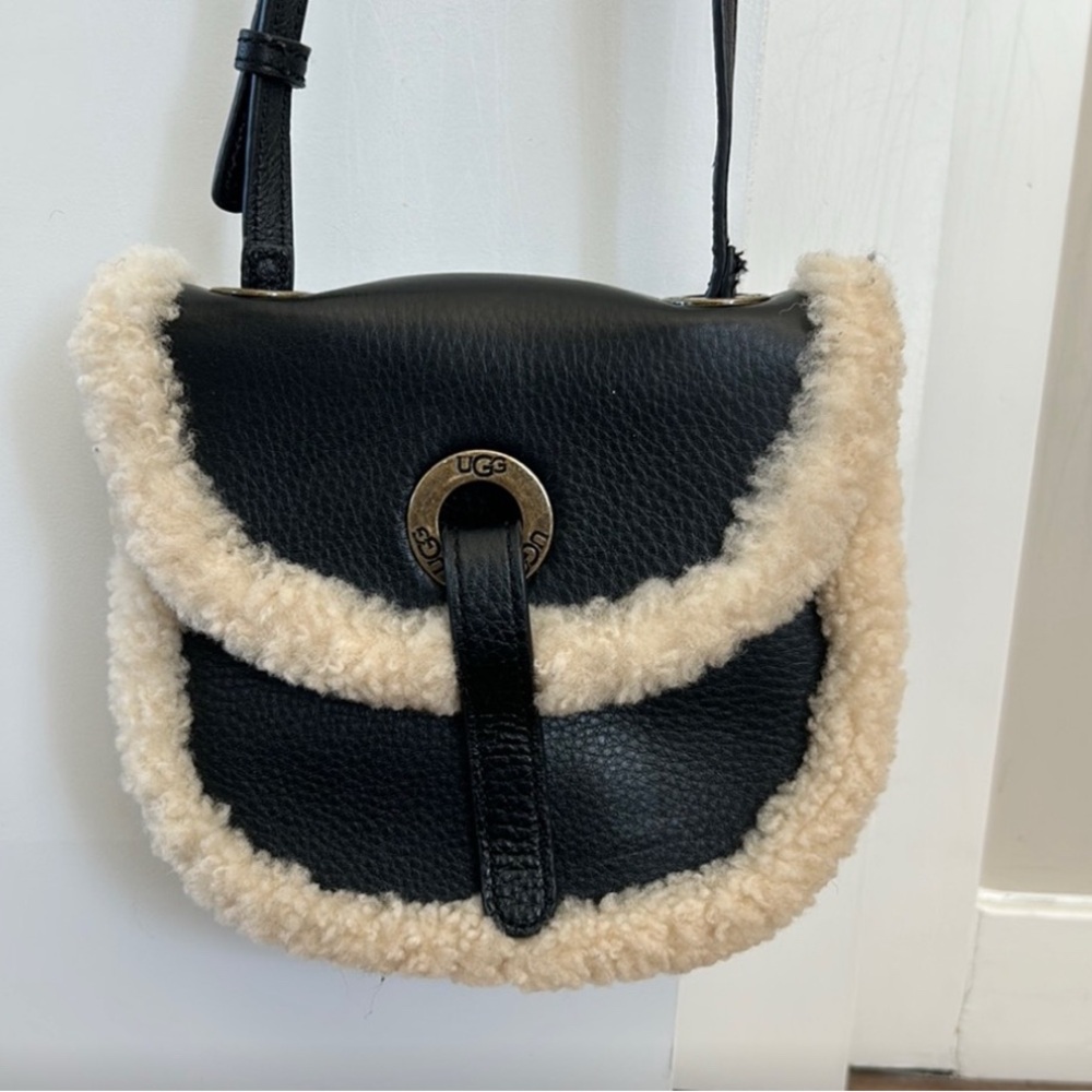 Ugg Crossbody bag